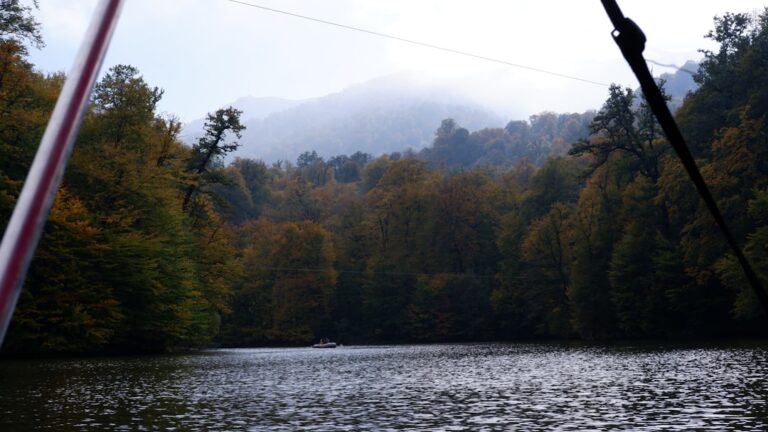 Morskie Oko jesienią – jak uniknąć tłumów i cieszyć się widokami