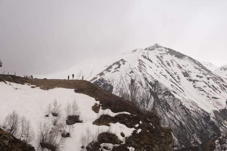 Zimowa wyprawa na Rysy – jak się przygotować do wejścia